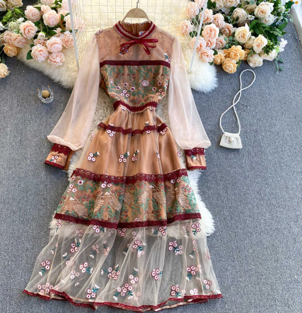 French vintage court style high-class dress round neck bubble sleeve heavy engineering mesh embroidery hook flower fairy skirt