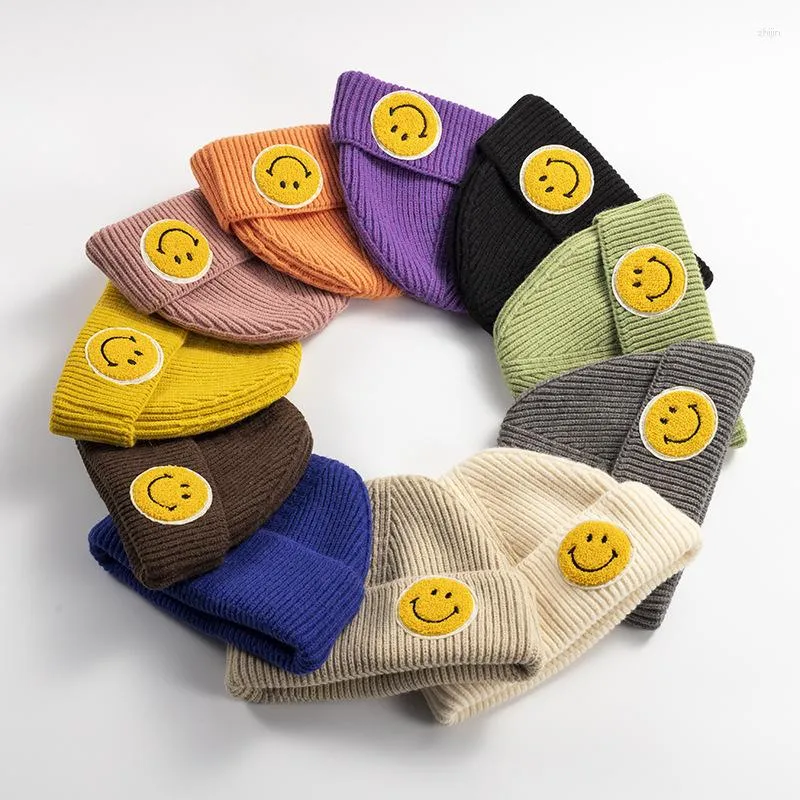 Beralar Kız Kadın Sevimli Sıcak Kafa Beanies Kapaklar Kış Kalın Gülümseme Yama Logo Skullcap Örme Şapkalar Hip Hop Açık