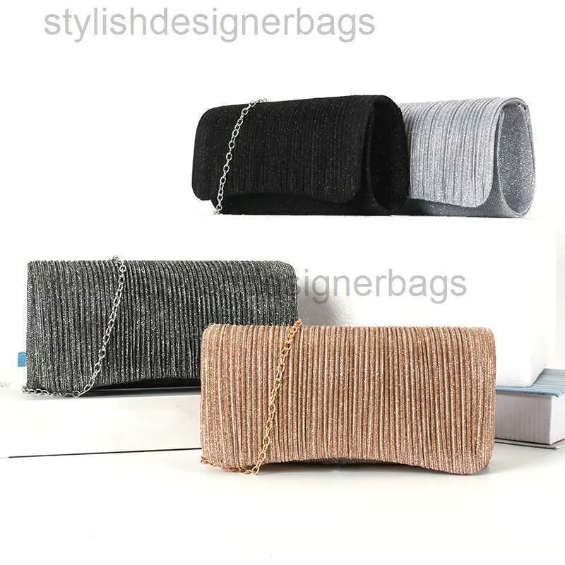 Kväll den nya bankettväskan har ett veckat lock med rund botten och naken kroppsdesign som är minimalistisk för bröllop kväll handbagsstylishdesignerbags