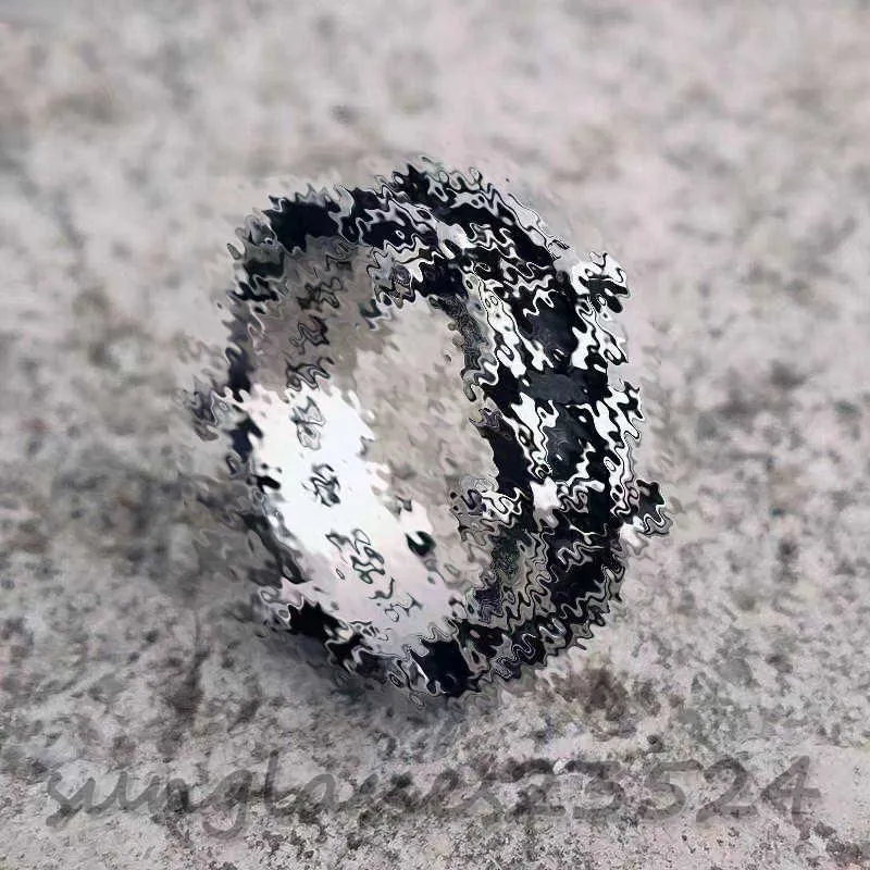 Designer Ring Cross Sanskrit graverad ring Explosive Cross 925 Silver Ring Retro Instagram Hipster Man och kvinnliga hiphop-parringar bleknar inte händerna