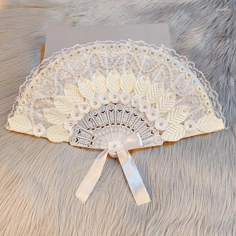 Decorative Figurines Custom Wedding Hand Fans White Handmade Embroidery Chinese Style Lace Handheld Ladies Unisex Pearl Bride Handfan