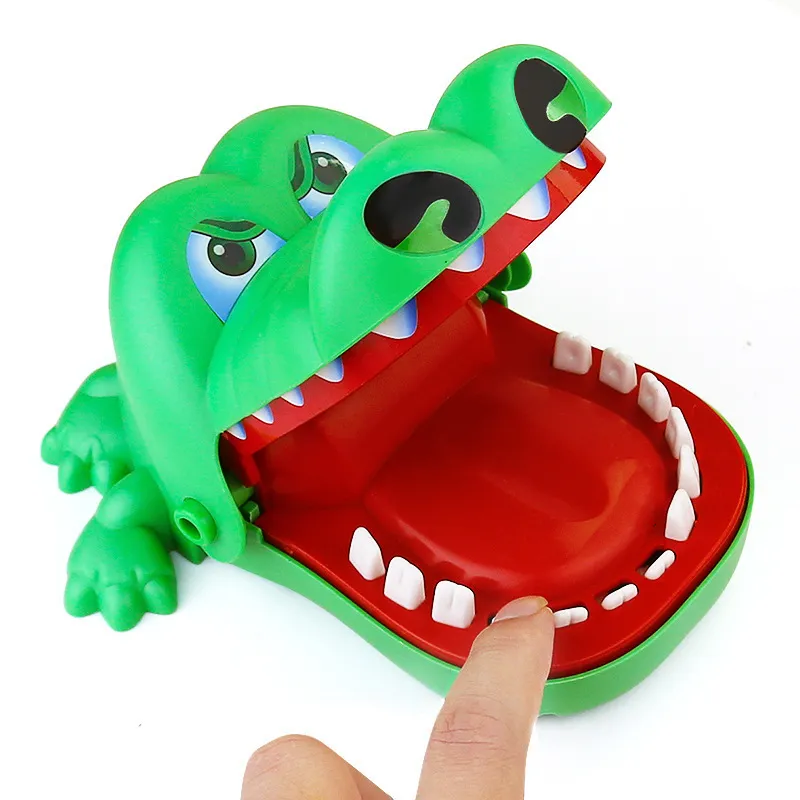 Halloween Toys Dinosaur Dinosaur Babue Truque de brinquedo Judador de jacaré para crianças Funny Scary Decompression Presente 230815