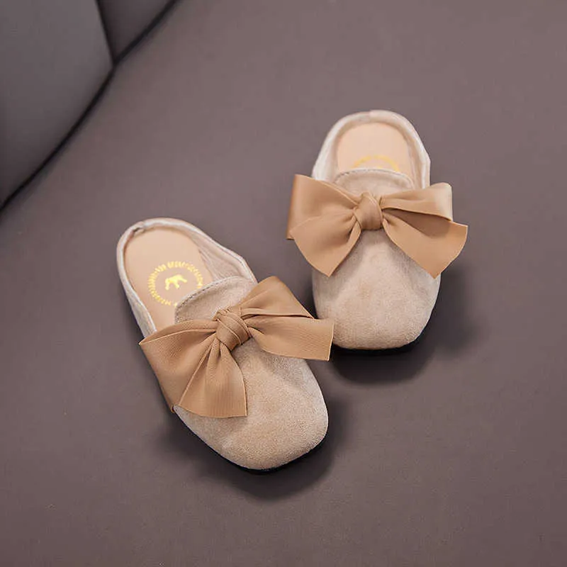 Тапочки, сандалии для девочек, летние детские модные нескользящие однотонные бежевые тапочки в стиле принцессы с милыми заниженными тапочками