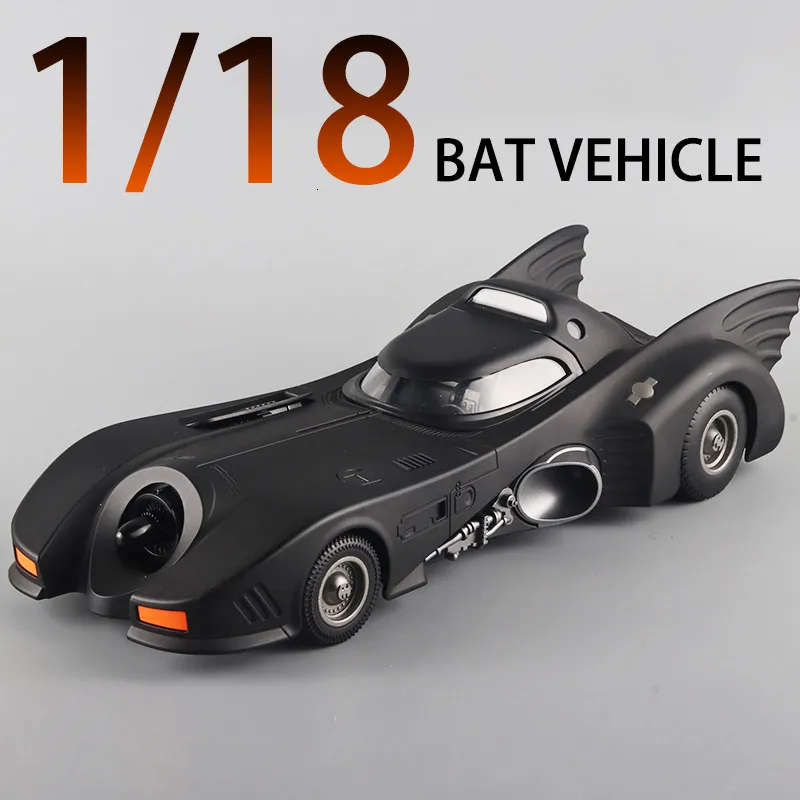 Diecast Model car 1/18 Scale Large Bat Vehicle Alloy Model Car Diecast Toy Car Collection Simulation Sound Light Children Toy Gift For Boys 230814