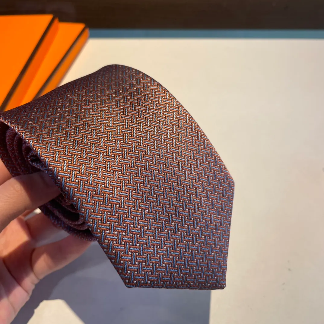 2023 Invierno más recién llegada TIES Men Corbeles de cuello Corbalo de moda Mensos Diseñador de negocios hechos a mano Cravat Calidad de lujo con caja original