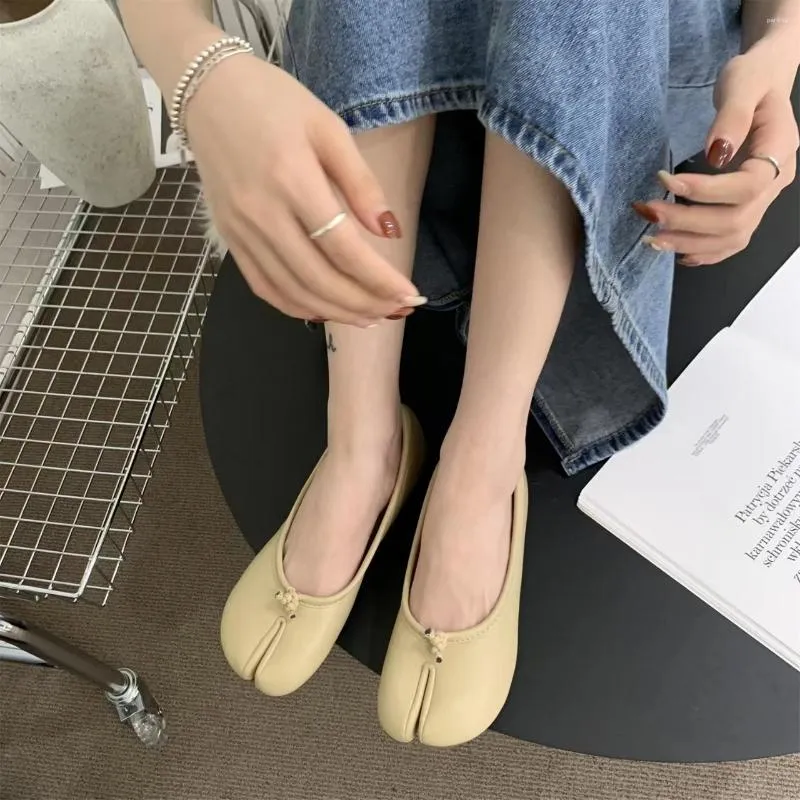 Elbise ayakkabıları tabi tasarım kadınlar sıradan daireler sığ sandaletler katırlar Mary jane chaussure femme zapatos mujer retro