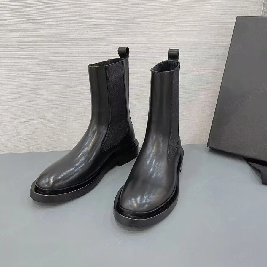 Botas de tobillo de tobillo de tacón bajo negro de tobillo de cuero Combate de motocicleta Booties para niñas Botas de diseño para mujeres Fábrica de zapatos