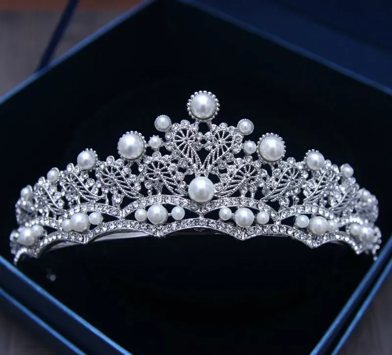 Luxury Silver Crystals Wedding Crowns Pearls Shinning Bridal Tiaras Rhinestone Head Pieces Headband Cheap Hair Accessories Pageant Crown