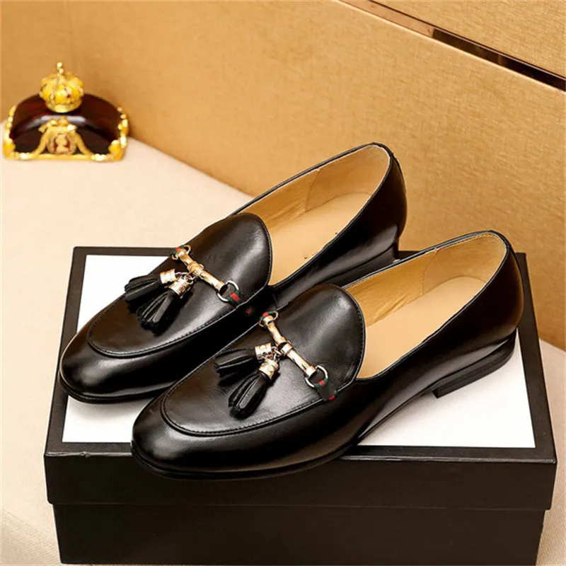 Дизайнеры указали на ногу свадебную обувь мужская мода кожаная одежда моды Pu Formal Formal Shoes New 2018 Oxfords 38-45