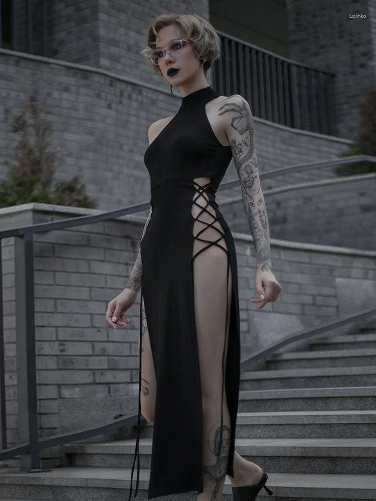 Повседневные платья Houzhou Sexy Bodycon Black Dress Женщины Harajuku Gothic Lummer Bangage без рукавов Сплит для вечеринки