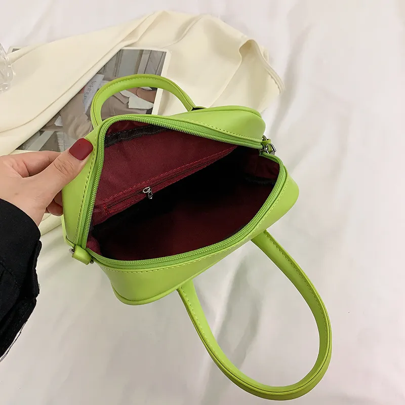 Useless Design: The Stiletto Handbag | Haut Fashion