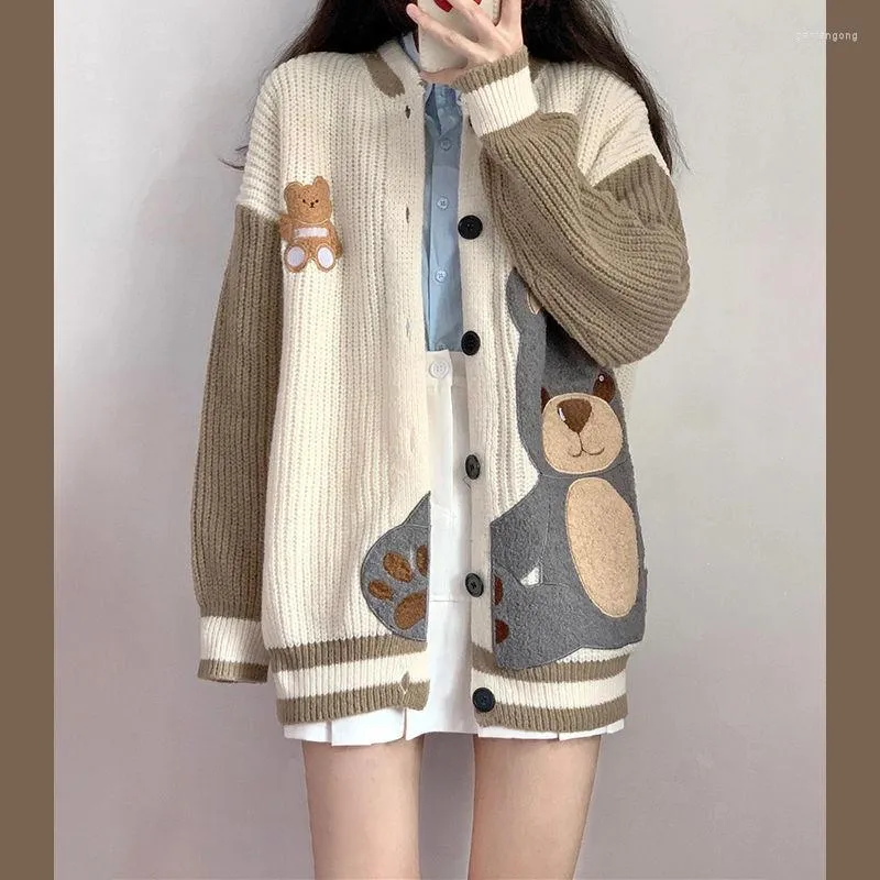 Kvinnors stickor tecknad björnkardigan tröja mode lös casual topp par stickad vår och höst koreanska kläder kvinnor belägger 2023