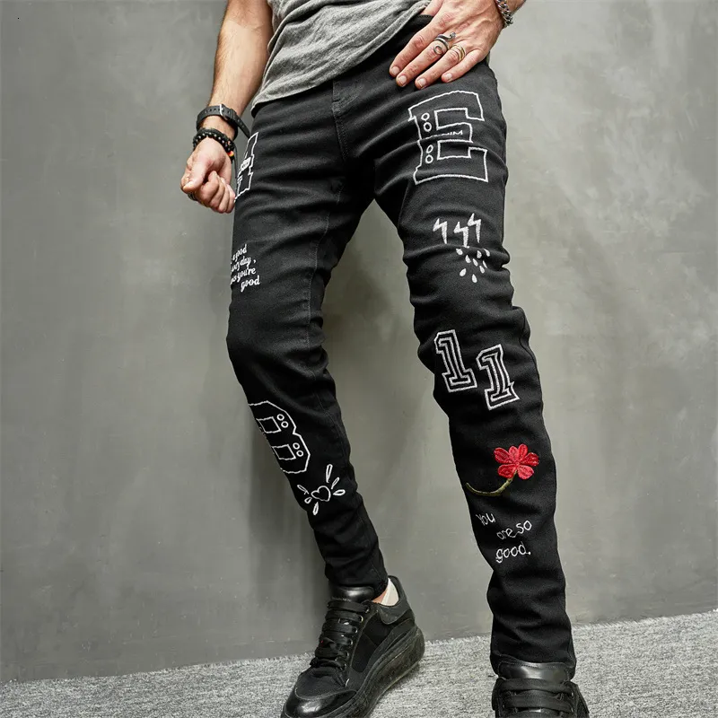 Jeans maschile maschile europeo europeo americano slim jeans jeans mid elastic pantaloni ricamati pantaloni hip hop pantaloni motociclistici 230814