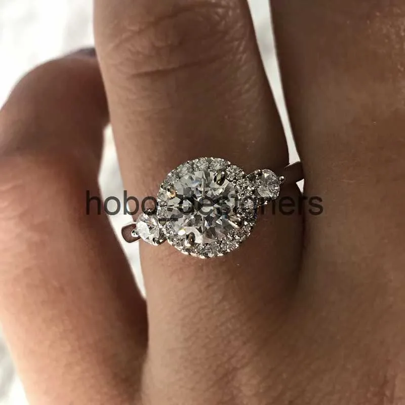 High Quality Huitan AAA Cubic Zirconia Wedding Ring For Women