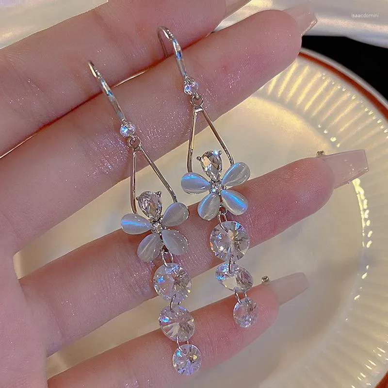 Dangle Earrings Korean Light Luxury Big Flower Imitation Crystal Stud for Women Exquisite Opal Earring Party Girl Jewelryギフト