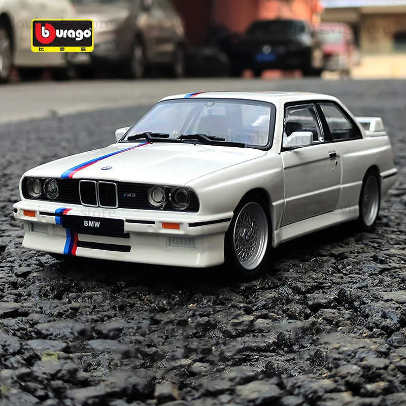 BBURAGO 1/24 - BMW M3 (E30) - 1988