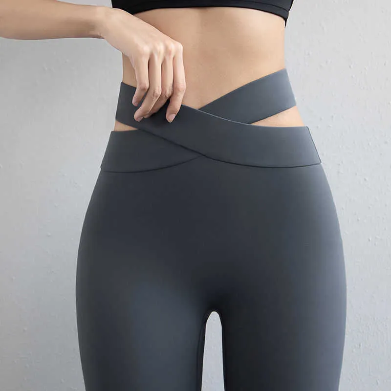 Seamless Yoga Pants for Women in Autumn and Winter Nude Feel High Waist and Hip Lifting Sports Running Outwear Quick Dried High Elastic Fitness Tights