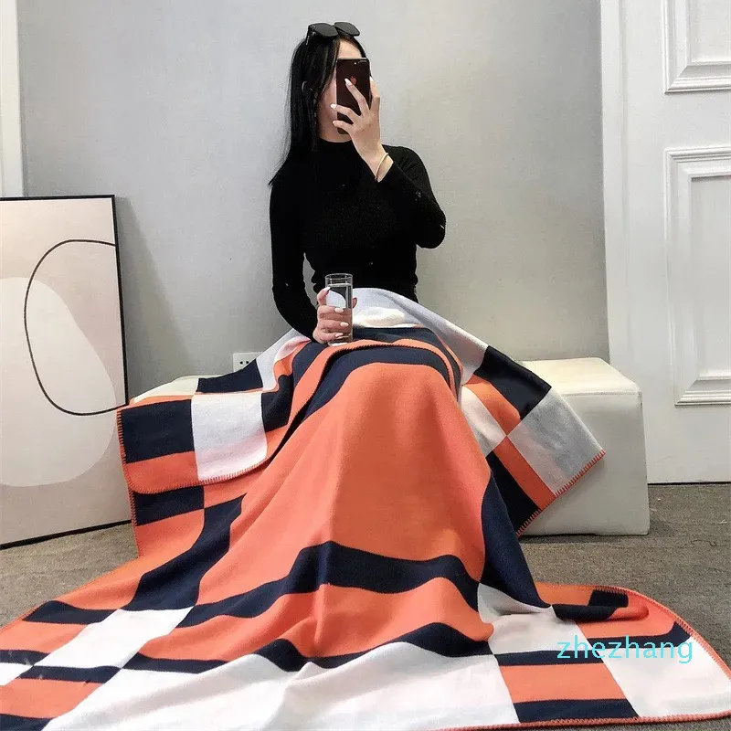 Coperte di moda di alta qualità da 2023-Designer Lettere di lusso di alta qualità Stampa casual Classic Silk Carpet Furnyings Couverture Couverture