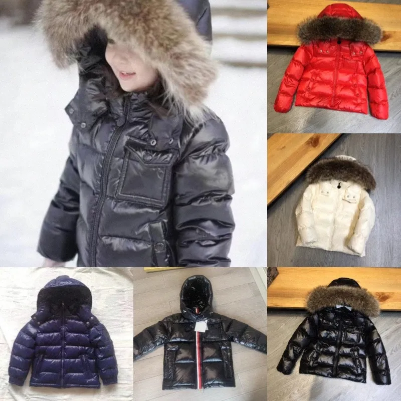 Baby Designer Winter Jackets barn ner rockar Småbarn Parka pojkar flickor utomhus varm svart röd puffer jacka brev tryck kläder outwear