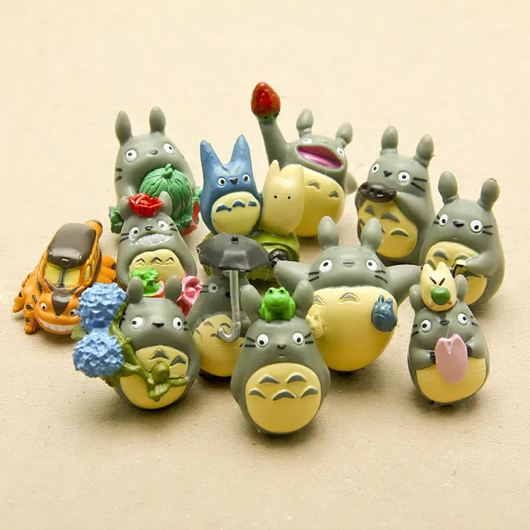 Figuras de brinquedos de ação 12pcsset studio ghibli totoro mini resina figuras de ação hayao miyazaki bolo de bolo miniaturs figuras bonecas decoração de jardim 230814