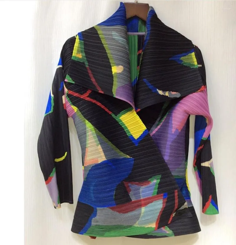 Frauenjacken verkaufen Miiyake Mode Fold Long Sleeve Print Coat Single -Tasten -Turnenkragen auf Lager