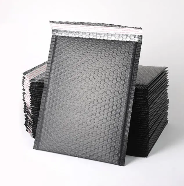 Großhandel 50pcs Blasenhülle Selbstversiegeltaschen Schwarze Folien Bubble Mailer für Geschenkverpackungen Gefüttertes Poly -Mailer -Hochzeitstaschen Mailing -Umschläge