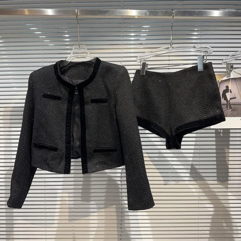 Kvinnors träningsdräkter PrepompOmp Autumn Winter Collection Velvet Patchwork Collar Kortjacka Tweed Shorts Black Two Piece Set Women Outfits