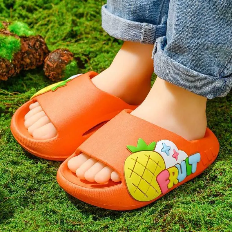 Slipper Summer Chill Slippers Fruit Boys Garotas Meninas de Flatas de Floras respiráveis ​​Confiados não deslizamentos de chinelos caseiros para crianças R230816