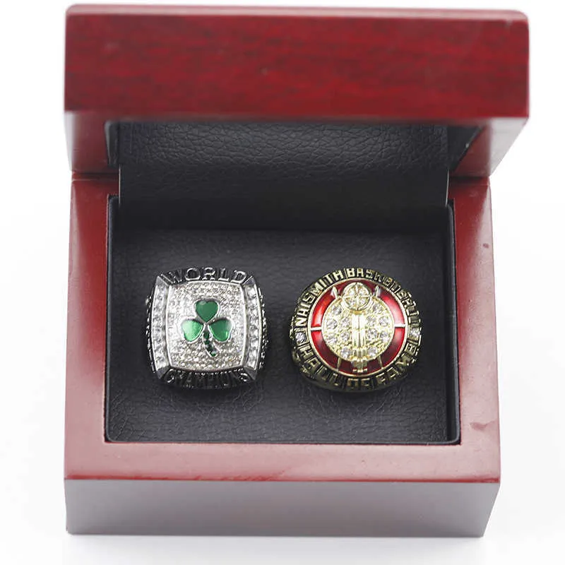 Kevin Garnett Championship Ring 2 Boston Celtic Suits