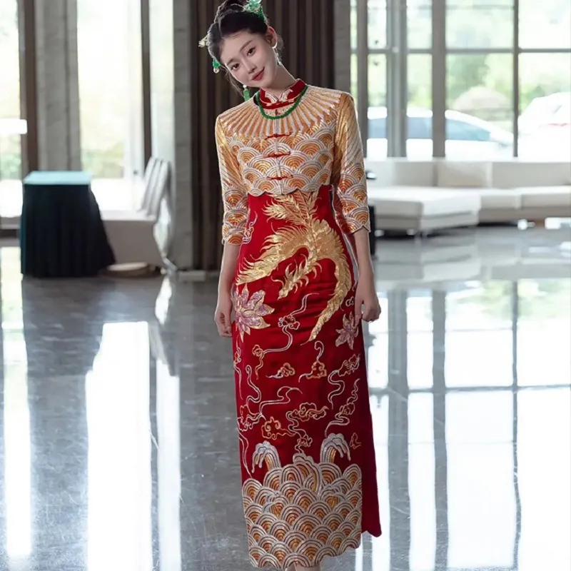 Chińska sukienka ślubna Red Gold Retro Bride Toast Świąteczna ceremonia ubrania Formalna Ceremonia Vintage Mid Rękaw Cheongsam Phoenix Suknia