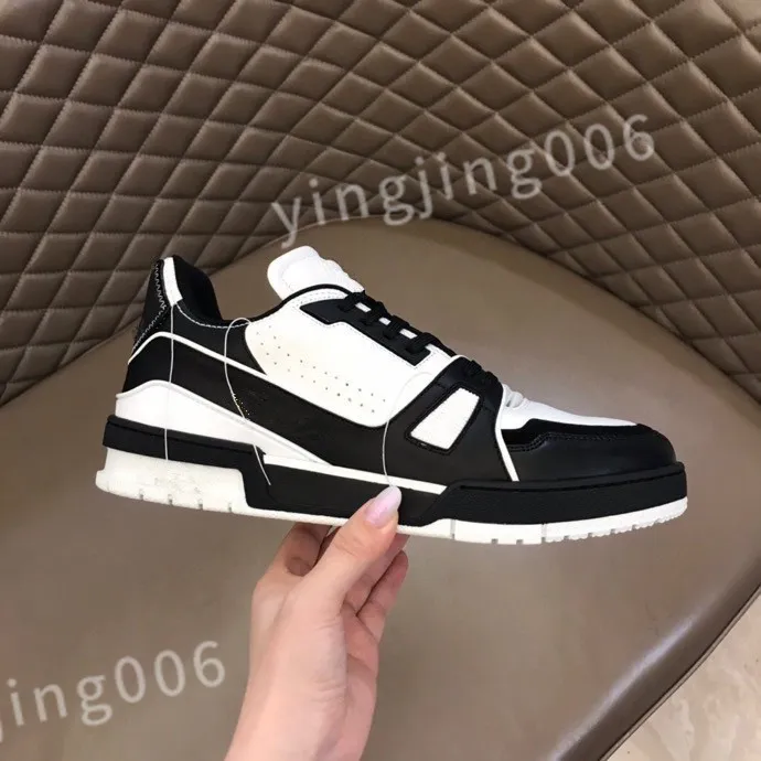 Hot Luxury Men Dames Running Shoes Black White Panda Triple Pink Bruine Orange Blue Skateboard Mens Trainers Outdoor Sports Sneakers RD1012