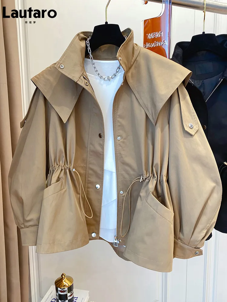 Kvinnors dikerockar Lautaro Spring Autumn Superdimased Casual Waterproof Khaki Windbreaker Women med långärmad huva dragkropps blixtlåsjacka 230815