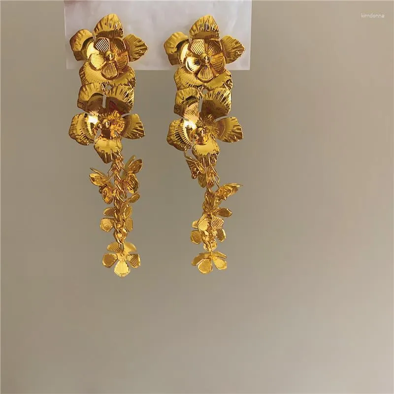 Dingle örhängen överdriven guldfärg blomma smycken vintage koreanska modesmycken utsökta trendiga örhängen delikat charm lyx