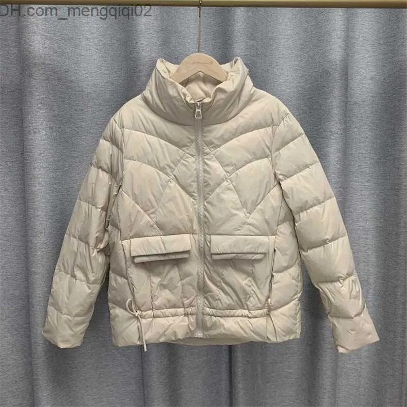 Frauen in Parkas Frauen Herbst Lose dünne gepolsterte massive Jacke Kurzständer Pocket Pendell vollständig passende weiße Ente Down Coat Parka Z230817