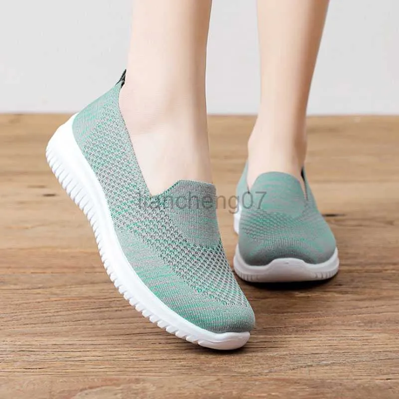 Klänningskor NYA 2022 Fashion Women's Platform Loafers Bekväm kvinnlig slip på skor Kvinnor Flats sjuksköterska Sneakers Lady Creepers Shoesl0816