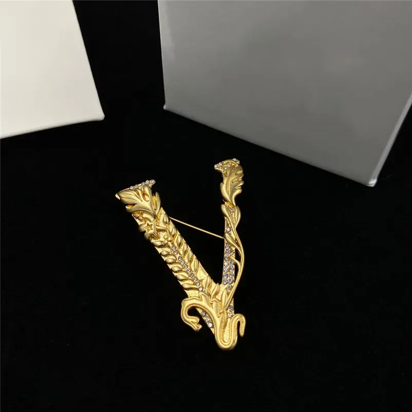 Tasarımcı Broş Pimleri Kadın Altın Broşlar Erkek Altın S Pin Broche Narin Broches Elbise Mektubu Elmas Takı Hediyesi Kutu 238166D