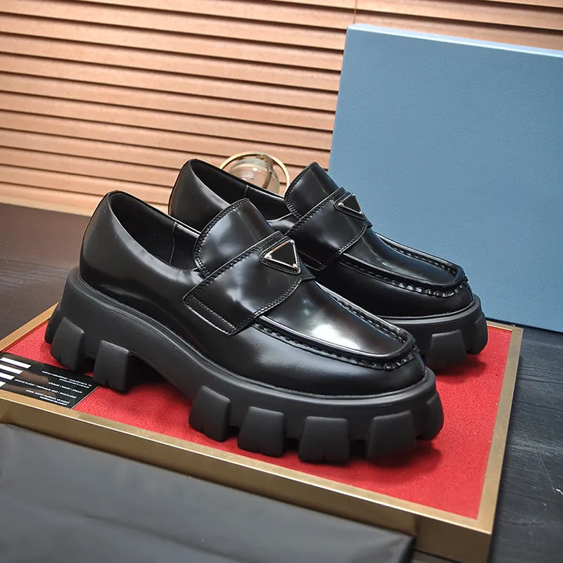 Designer Loafer Man Monolith Black Leather Loafers Platform Dress Shoes Patent Moccasins Chunky Sneaker Gentleman Casual Light Rubber Sole