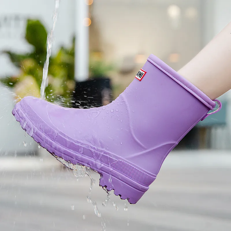 Stivali da pioggia stivali d'acqua donna stivali in gomma caviglia impermeabili pioggia femminile comfort giardino galoshes scarpe piovose alfata chuva 230815