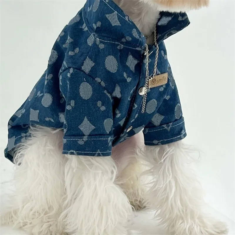 Fashion Dog Jackets Designer Hunde Kleidung Denim Tuch Hundekleidung Klassiker gedrucktes Buchstabenmuster Frühling und Sommer Haustierkleidung Jacke