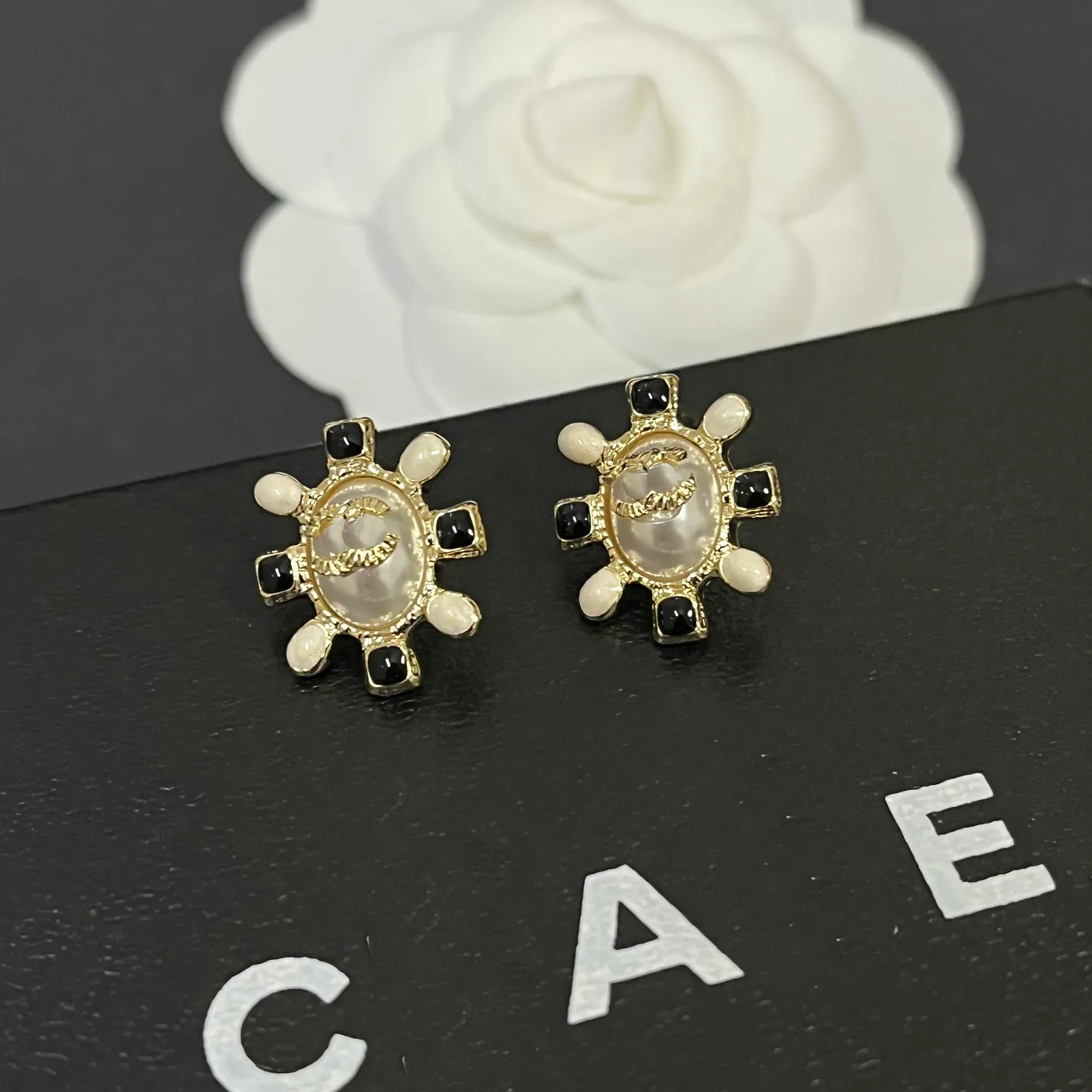 Boucles d'oreilles rondes noires avec bijoux en cristal de styliste pour femmes, petite taille, cadeau d'été, Style populaire, boucles d'oreilles d'amour, nouvelle collection 2023