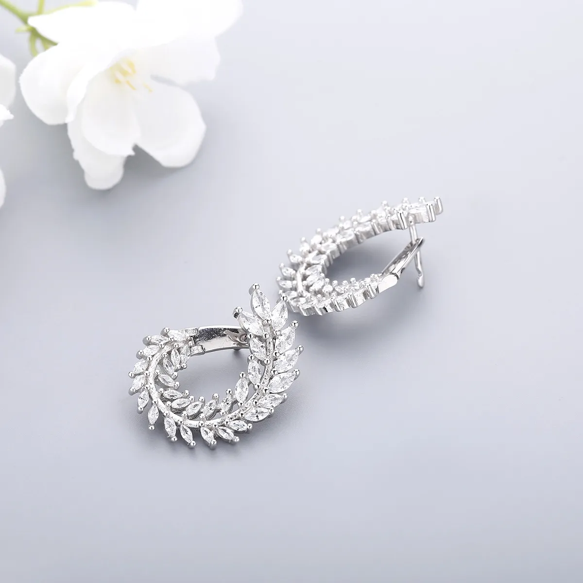 European and American Vintage Sterling Silver 925S Rice Ear Inlaid Diamond High Quality Light Luxury Jewelry Earrings for Women