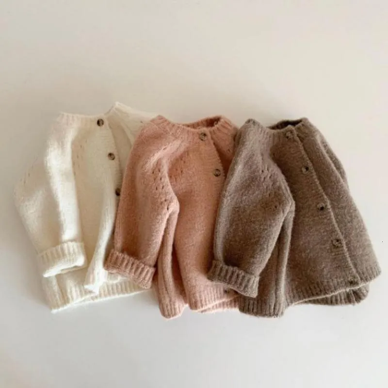 Rompers outono meninos meninas casaco suéter Toddler Knit Cardigans nascidos malhas de manga comprida Tops de jaqueta de algodão 230815