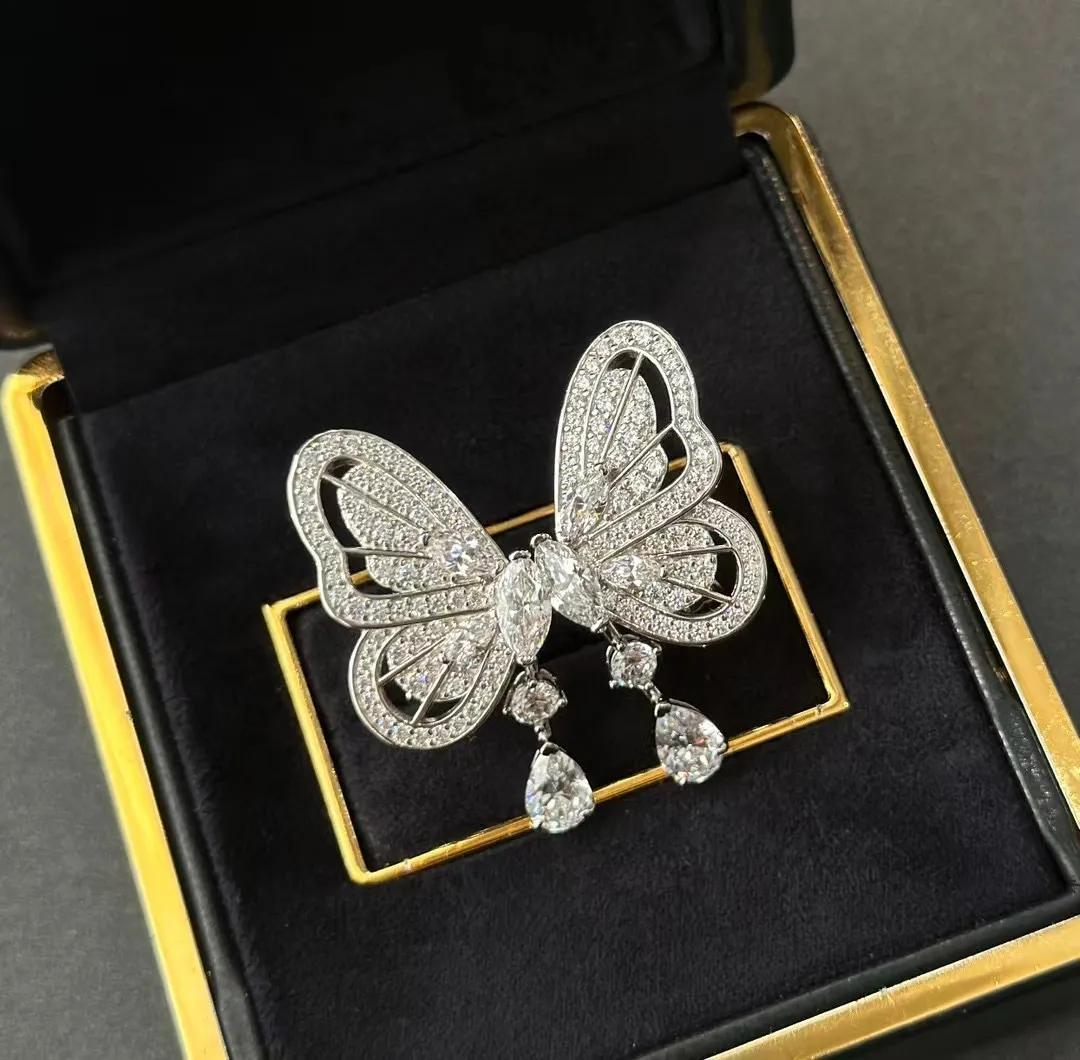 Charm 2023 Trend berühmte Marke High Qulity Classic -Schmuckohrringe für Frauen Jubiläum Geschenk rein 925 Sliver 3A Zirkon Butterfly 230816