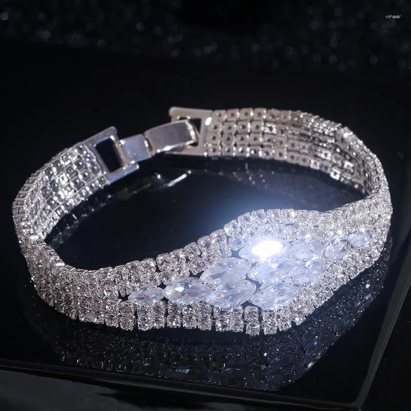 Braccialetti in cristallo di moda per donne Dichiarazioni di strass in argento di strass di degno di sponsoming regali di gioielleria da donna femminile femminile