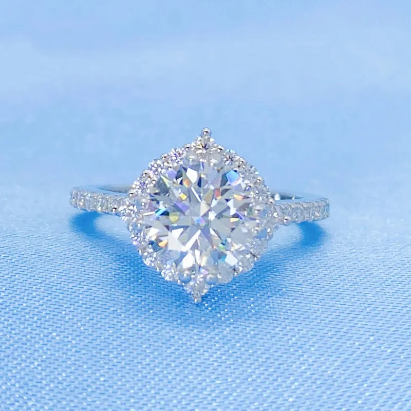 Kvinnliga modeengagemang diamantring s925 sterling silver d färg moissanit ring för fest bröllop trevlig gåva