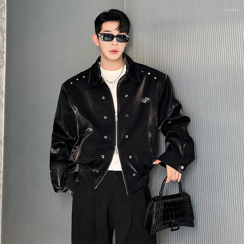 メンズジャケットトレンドメンジャケットニッチデザインリキッドメタル光沢服の装飾ショルダーパッドコート韓国スタイルのアウターウェア