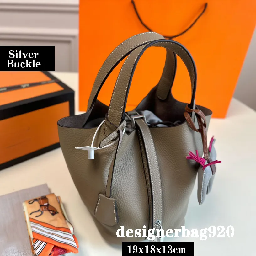 Petit sac à bandoulière fourre-tout de créateur en cuir véritable sac à main de style seau boucle en or ou en argent sangle épaisse sacs fourre-tout de marque sacs de marque sacs à main de créateur