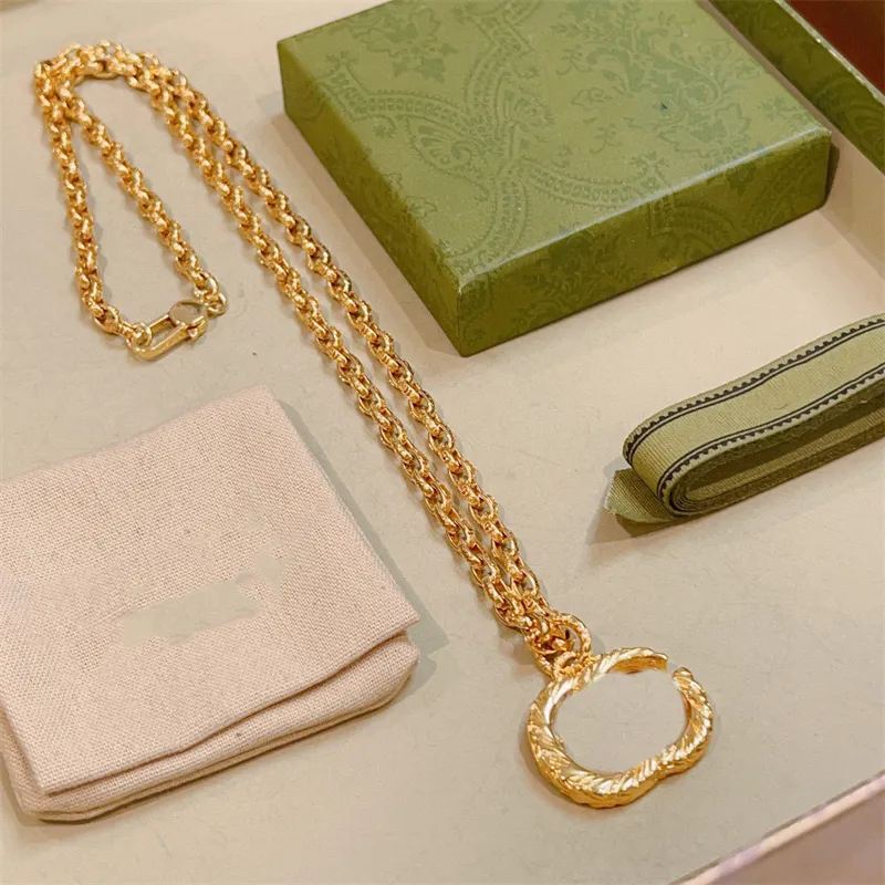 Klasik marka kolye kolye ggity çift mektup g logo kadın mücevher tasarımcı erkek 925 gümüş altın uzun kolyeler 79844