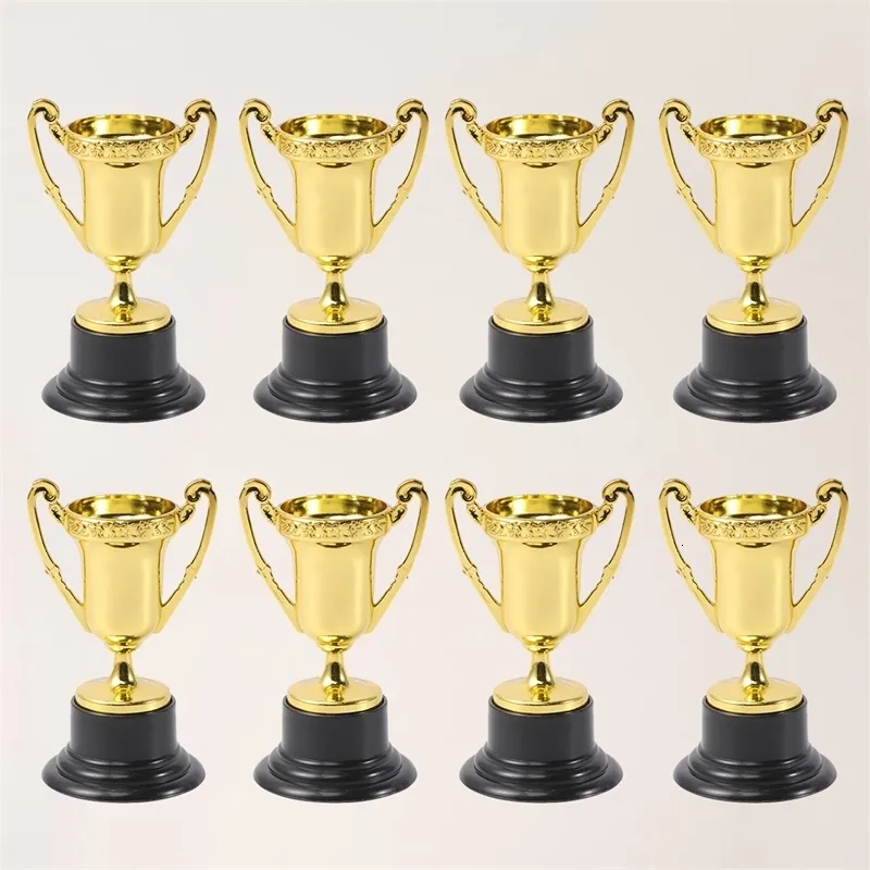 Obiekty dekoracyjne 25pcs Mini Trophy Plastic Achievement Achievement Award Nagrody Nagrody dla dzieci dla dzieci dorosłych uroczystości imprezy sportowe Favors for Game 230815