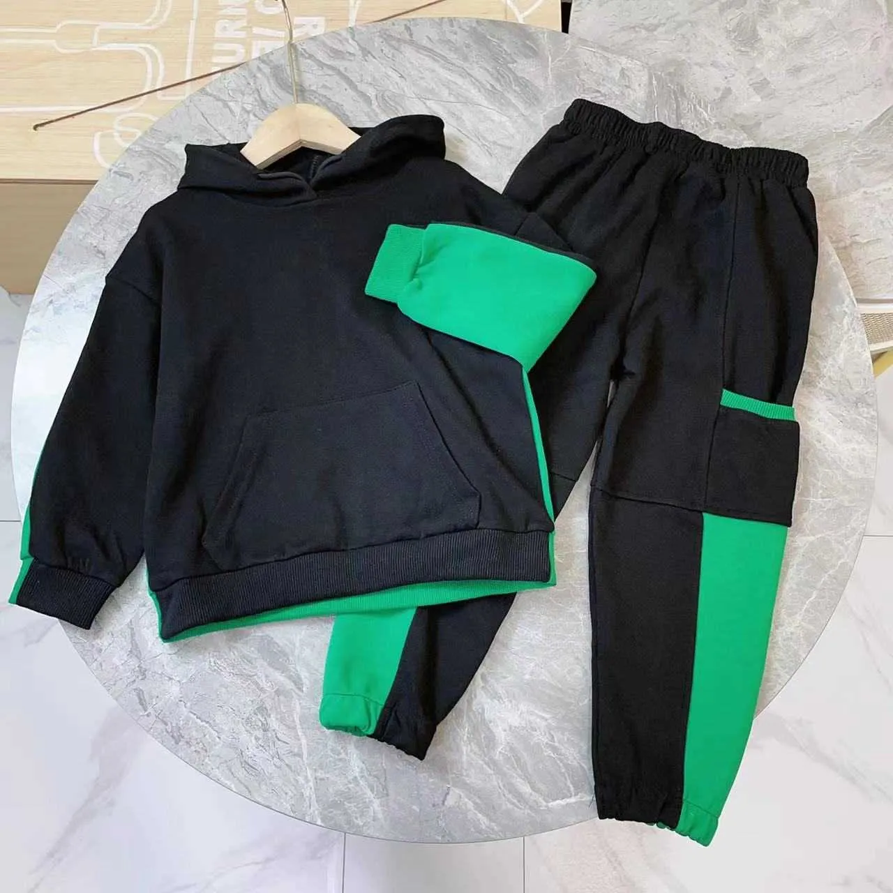 Ensembles de vêtements printemps et automne vêtements pour bébés filles vêtements pour garçons vêtements pour enfants loisirs pull à manches longues pantalon 2 pièces vêtements de sport préscolaires